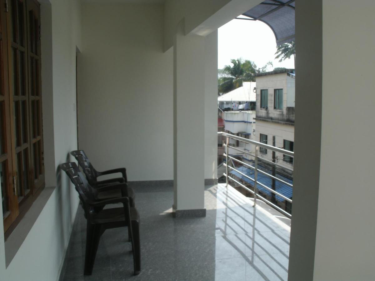 Jacaranda Holiday Home Kochi Eksteriør bilde